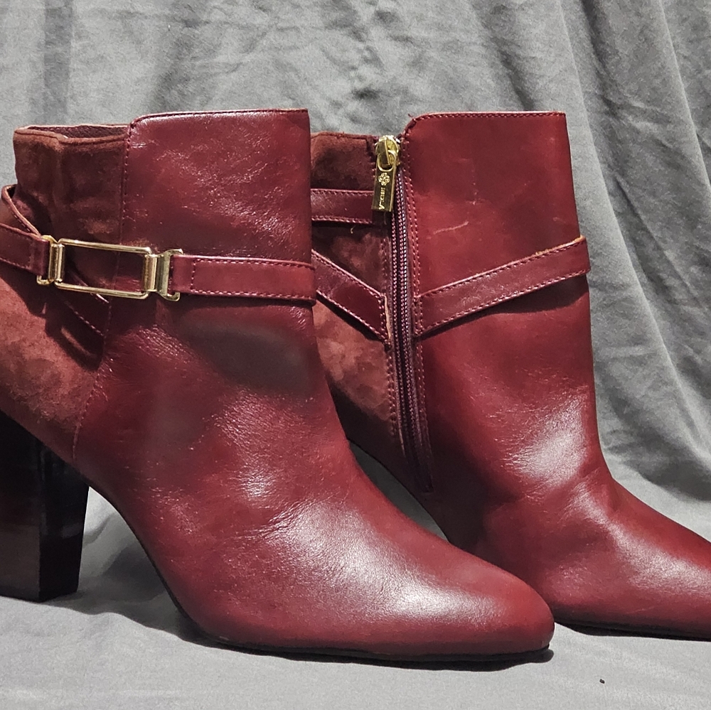 Isola Brand Womens Burgundy Suede Healed Boots size 11